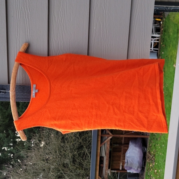 Neiman Marcus Orange Cashmere Sleeveless Sweater - Picture 3 of 11
